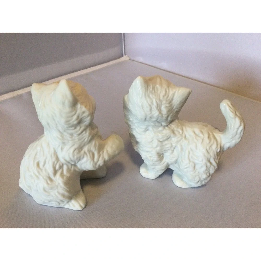 Vintage HomeCo Pair Porcelain/Bisque White Persian Kittens Blue Eyes